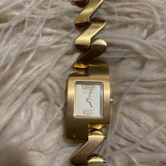 Vintage Gucci watch main image 5